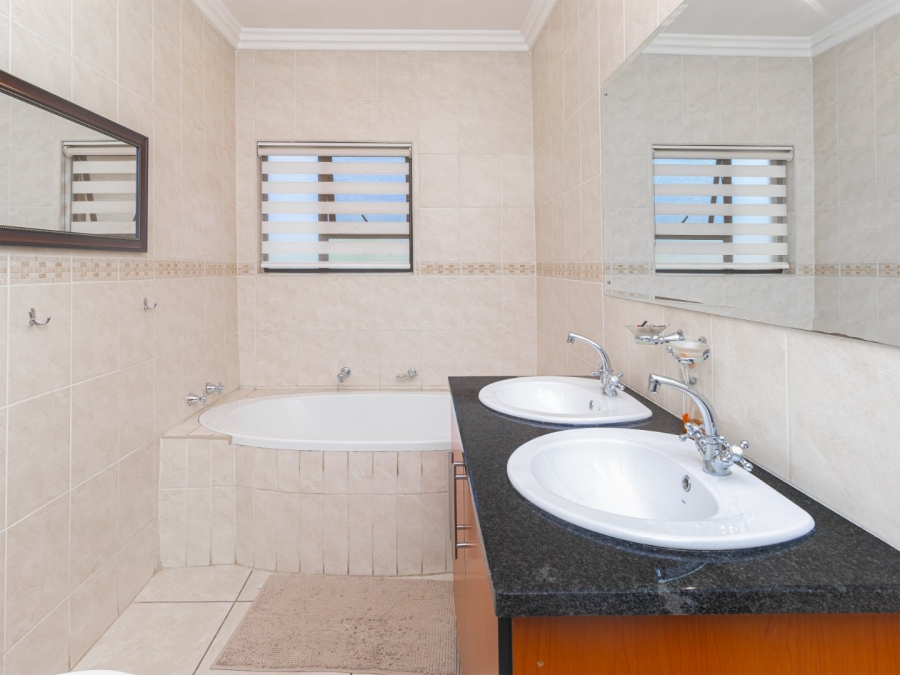 4 Bedroom Property for Sale in Birdwood Estate North West